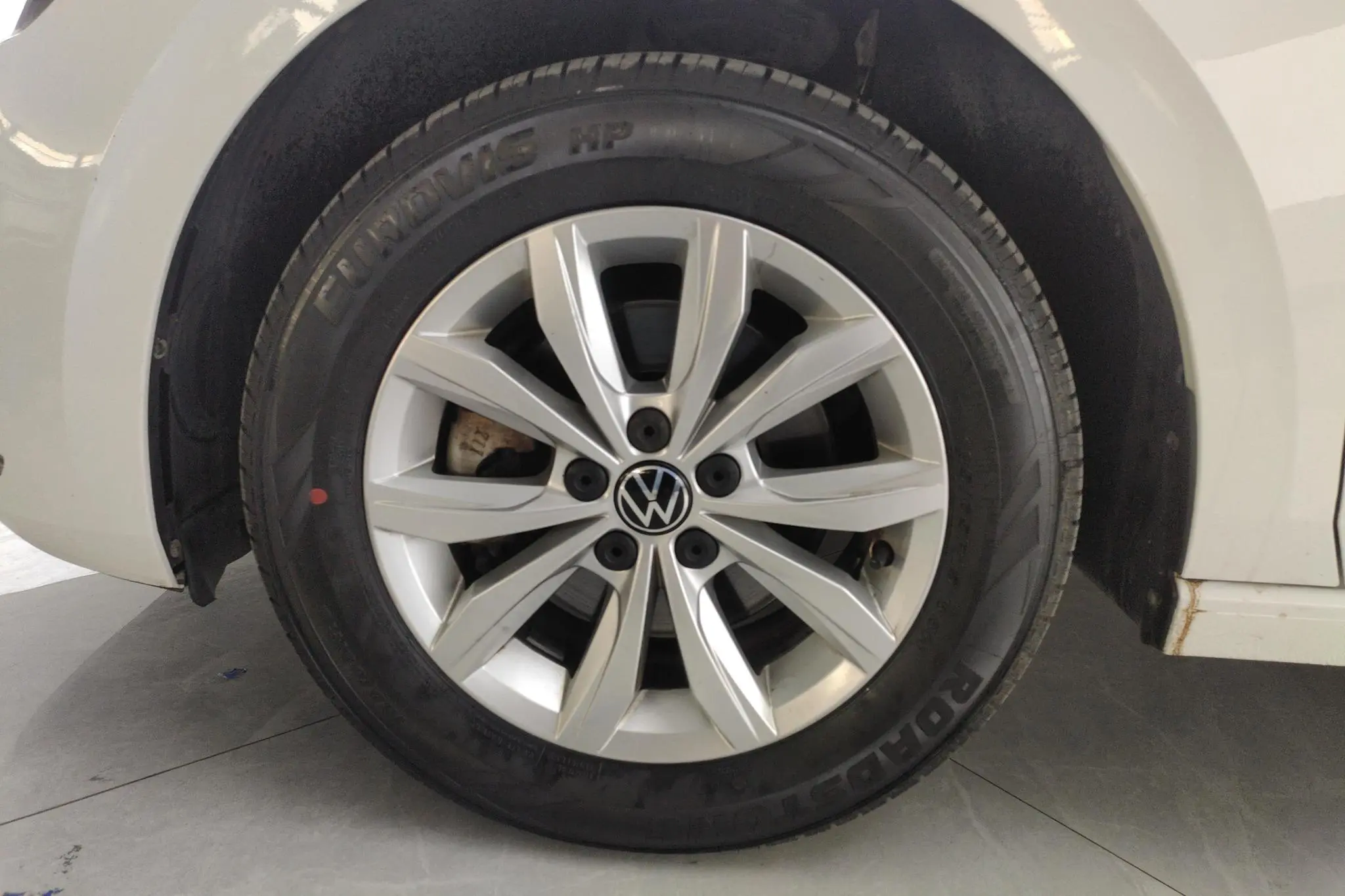 Volkswagen Polo Plus 1.5L automatic colorful technology version