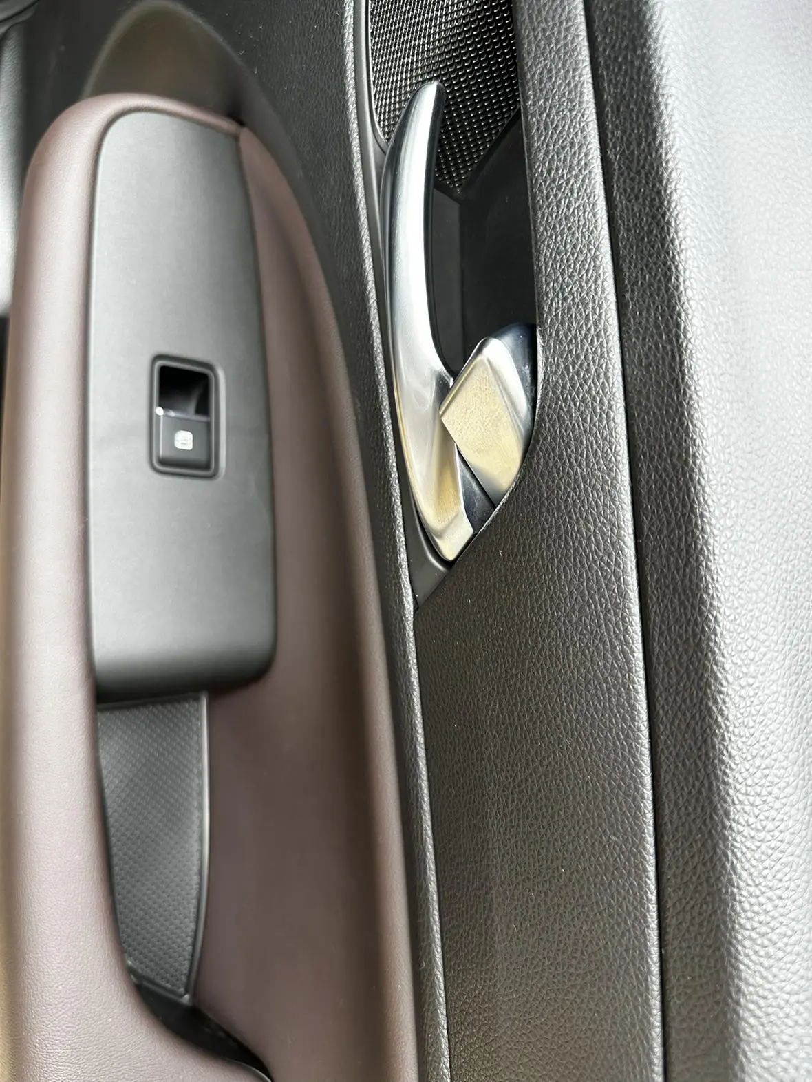 GAC Trumpchi M6 270T automatic Premium Edition 6-seater Country VI