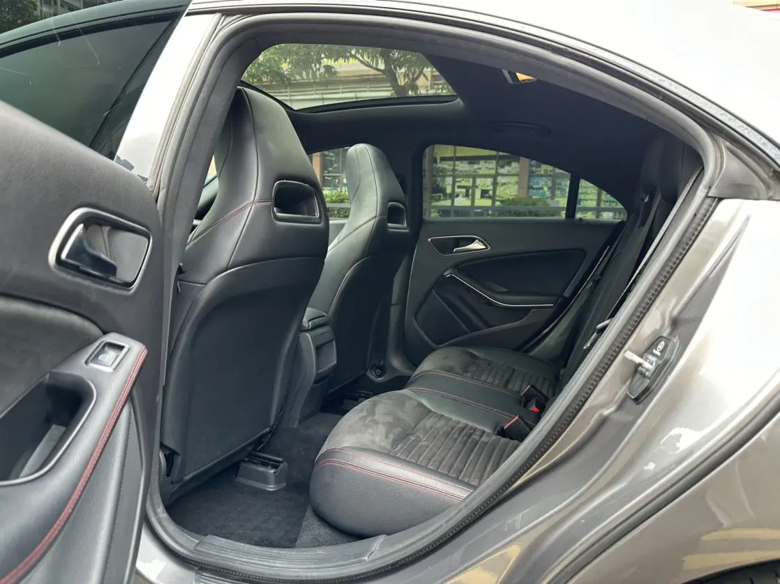 Mercedes-Benz Mercedes-Benz CLA CLA 220 4MATIC