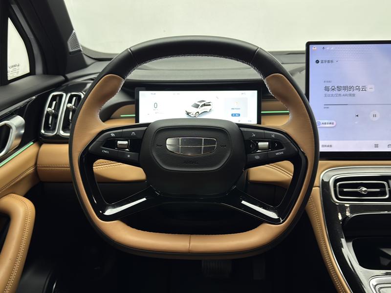 Geely Boyue L 2025
