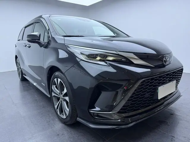 TOYOTA Grevia 2.5L Hybrid Ultimate Edition