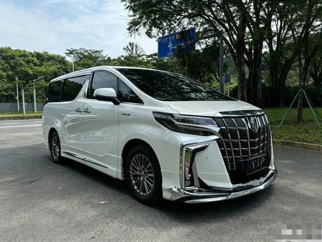 TOYOTA Elfa Dual engine 2.5L Premium Edition