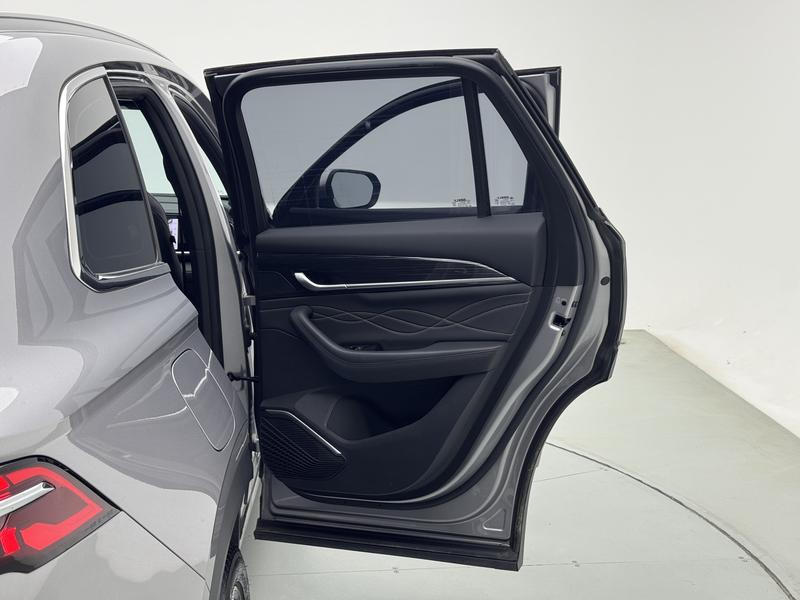 Geely Emgrand L 2024