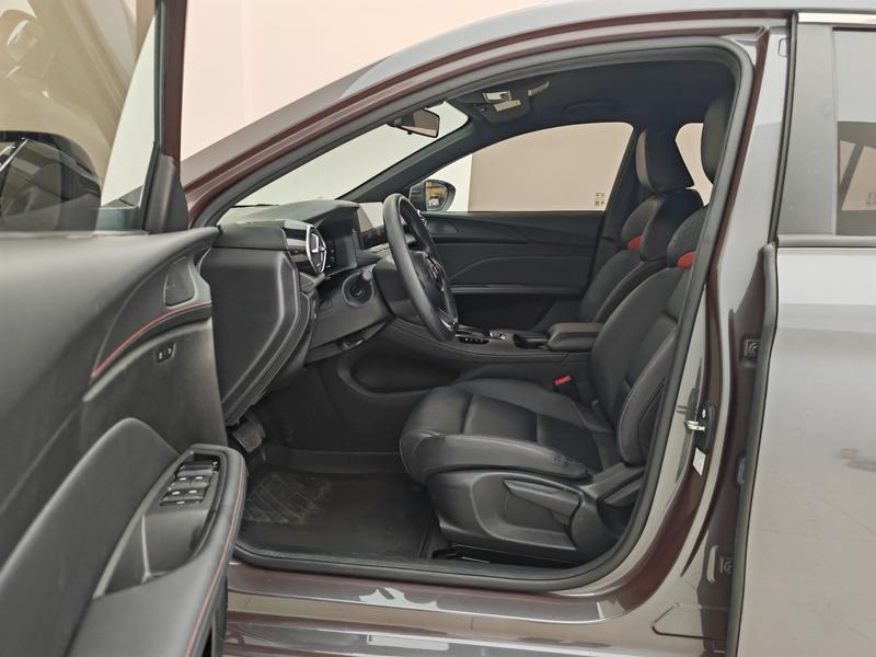 MG MG5 2025