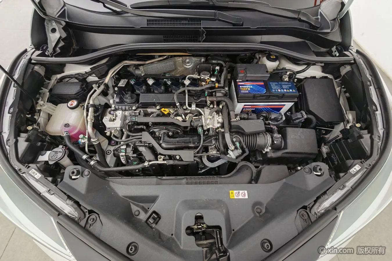 TOYOTA Toyota C-HR 2.0L Deluxe Edition