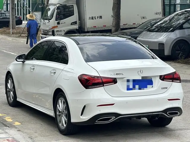 Mercedes-Benz Mercedes-Benz A-class A 200 L sports sedan dynamic Version
