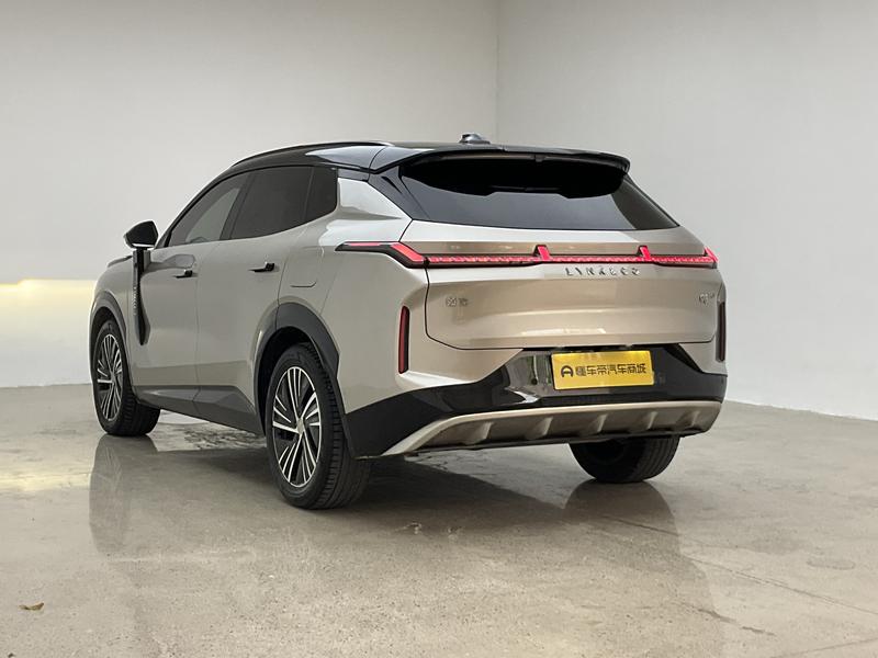 Lynk & Co Lynk&Co 08 EM-P 2023