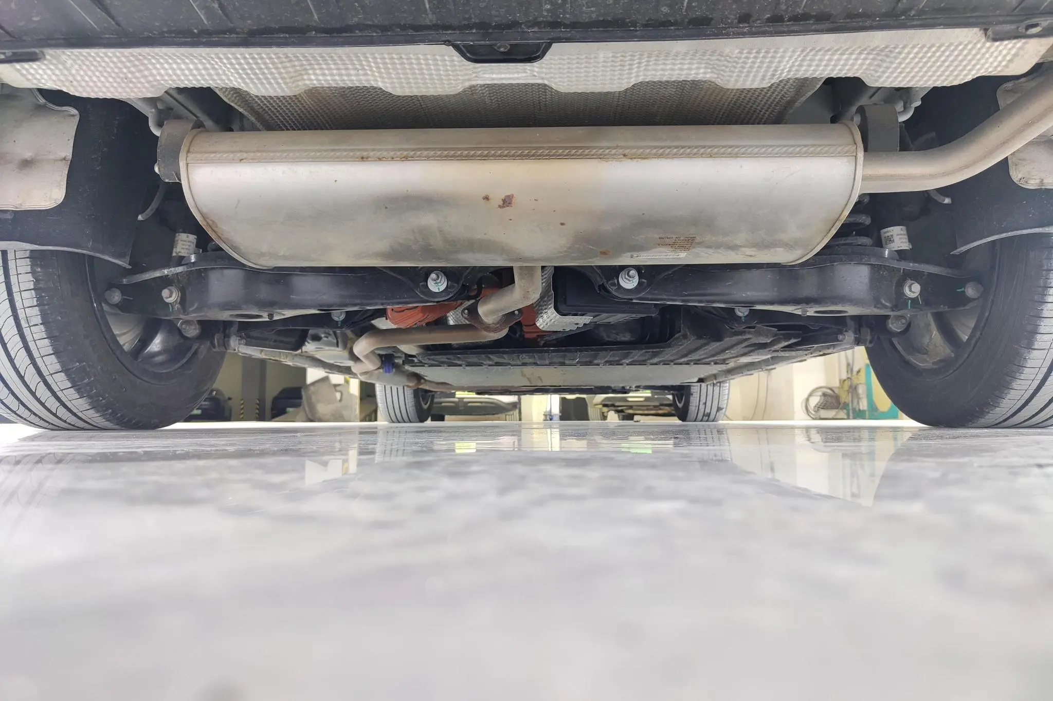 Geely Galaxy Galaxy L6 1.5 EM-i DHT 140KM Discovery+ Version
