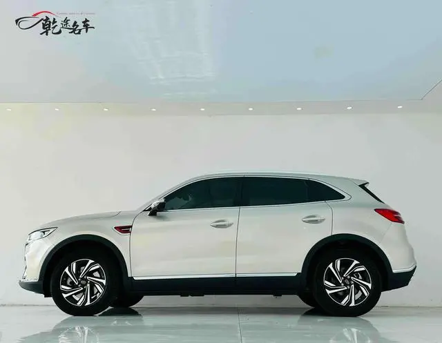 Hongqi Hongqi HS5 Facelift 2.0T Zhilian Flag Enjoy Edition