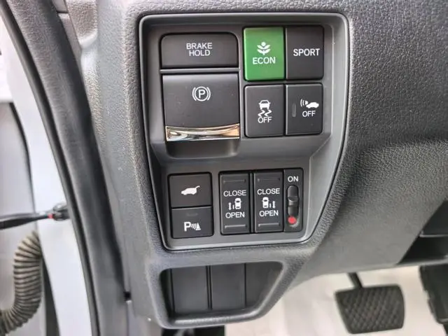 Honda Ai Lishen 2.0L e: HEV Deluxe Edition