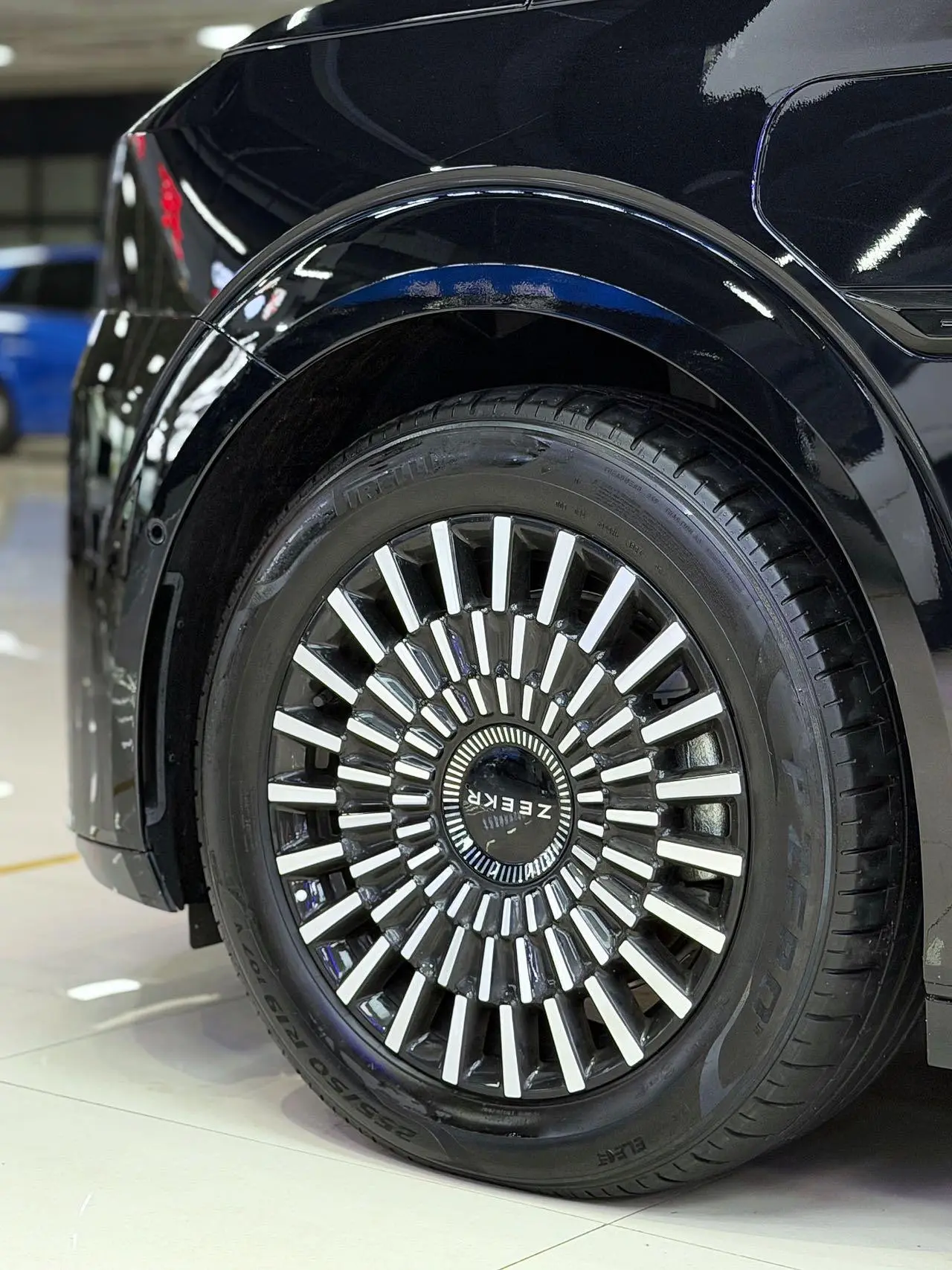 ZEEKR ZEEKR 009 Seven-seater aisle version two-wheel drive 108kWh