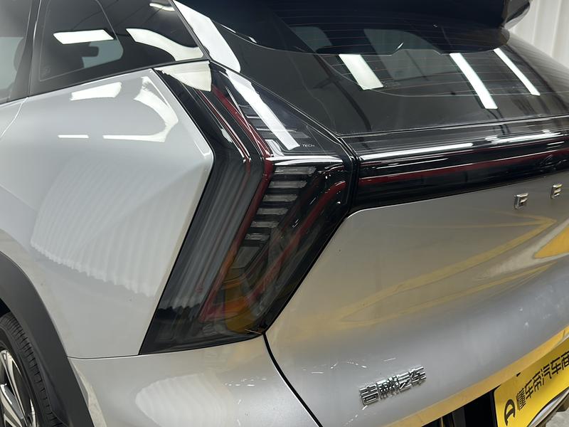 Geely Boyue L 2025