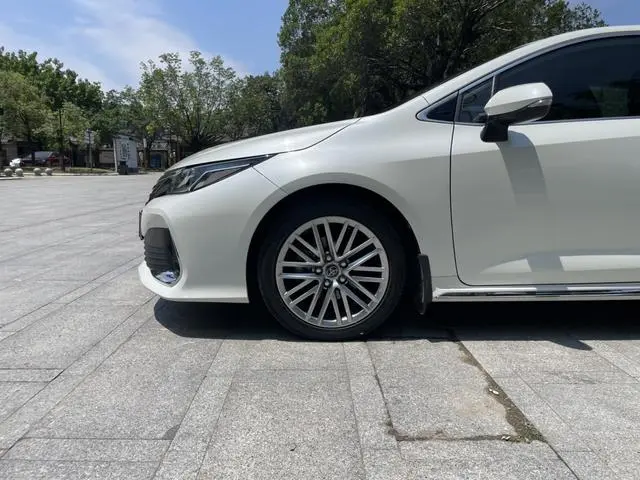 TOYOTA Asian lion 2.0L Premium Edition