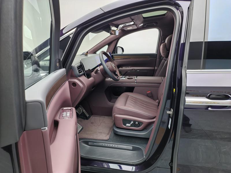 Luxeed Zhijie V9 2026