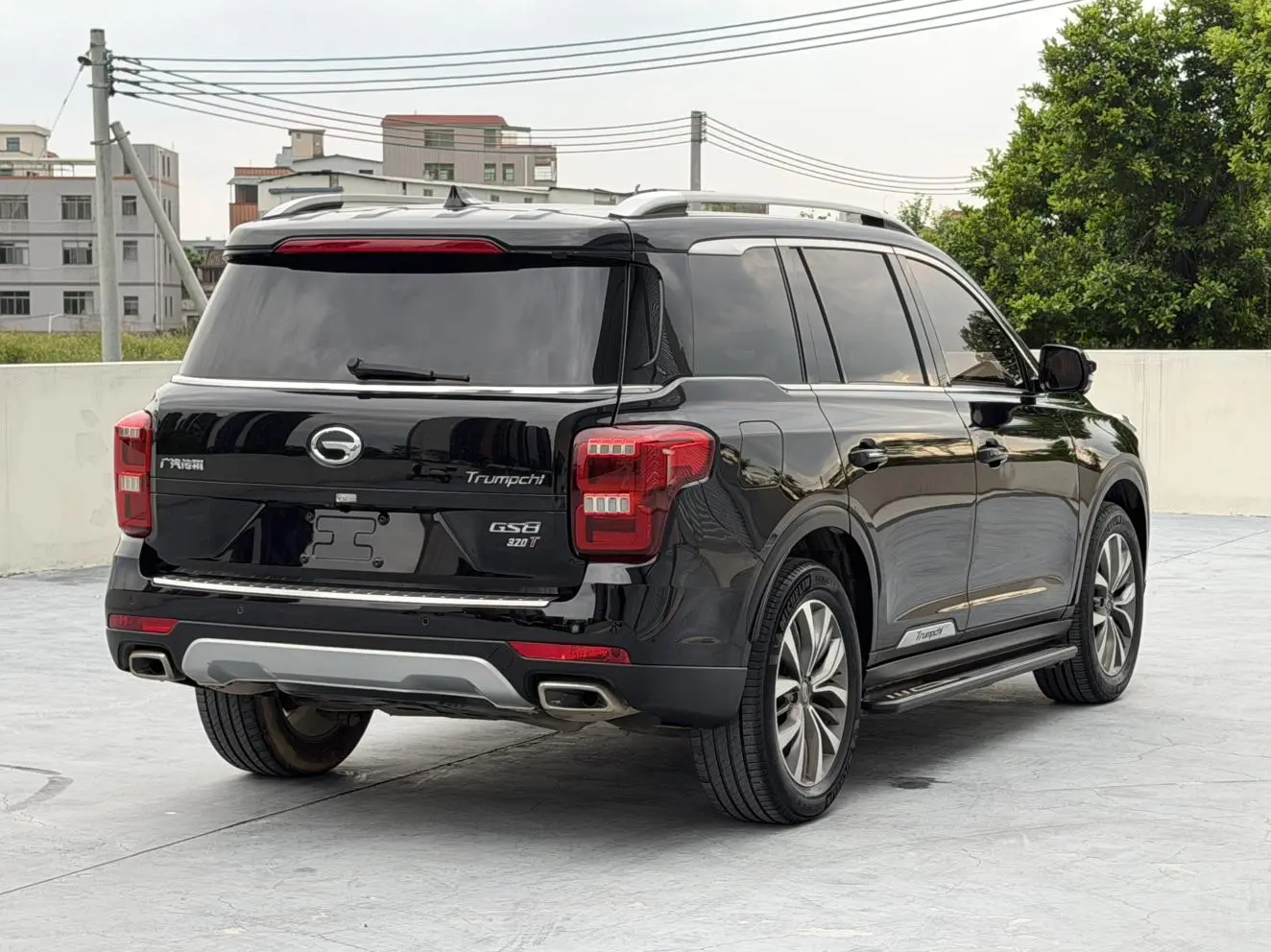 GAC Trumpchi GS8 320T two-wheel drive premium edition 7 seats