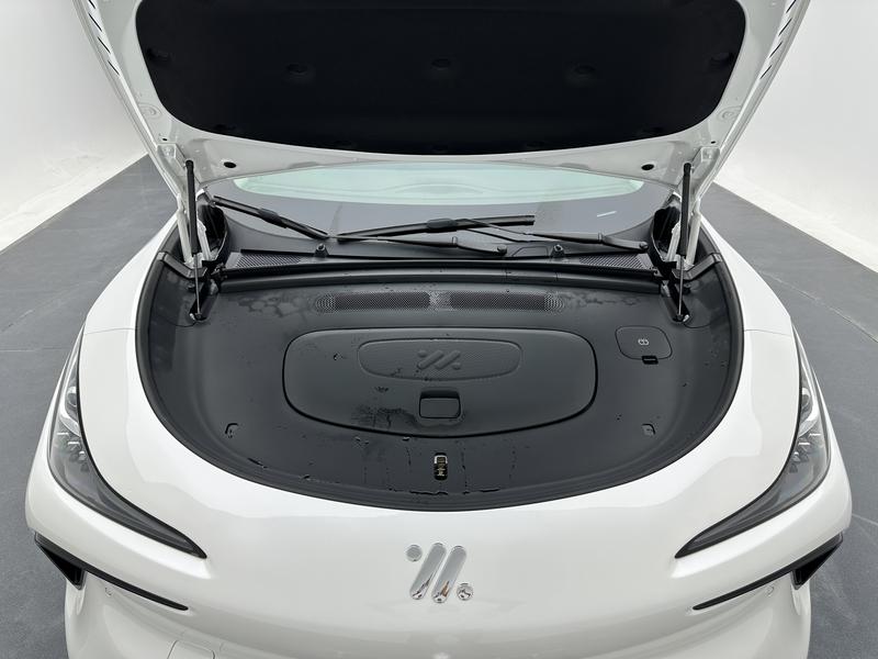 IM Motors Zhiji LS6 2023
