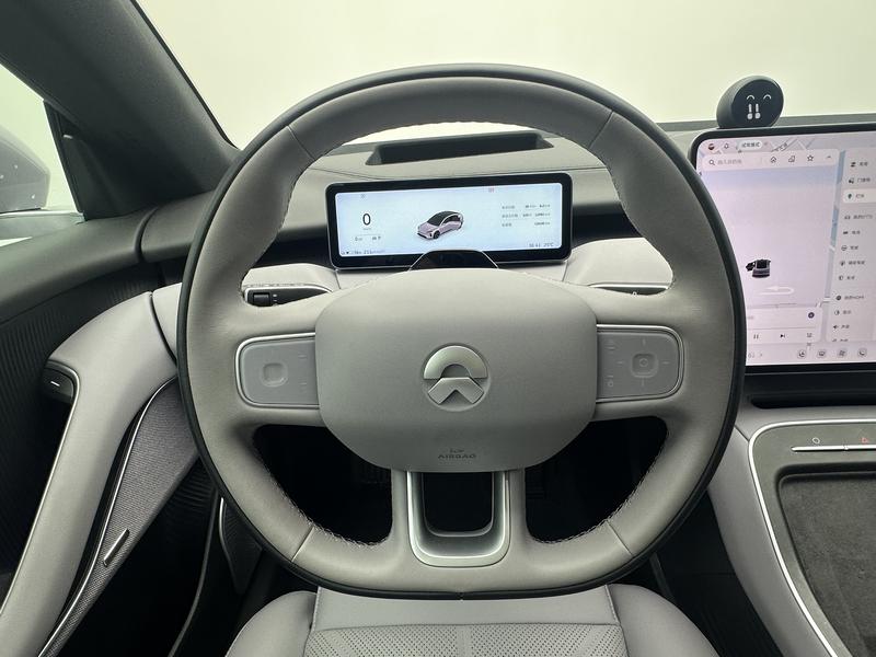 NIO NIO ET5 2025