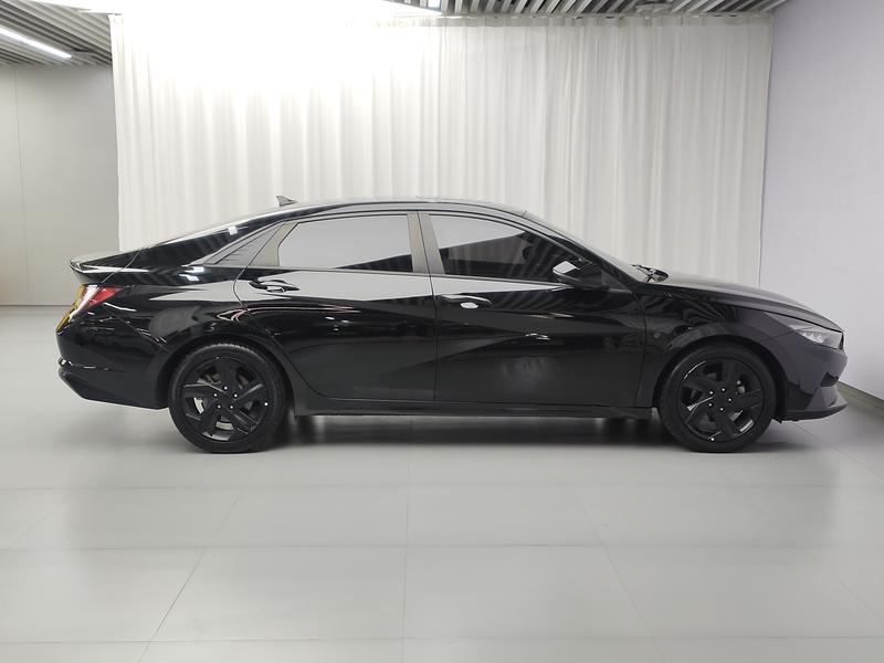 Hyundai Elantra 2021