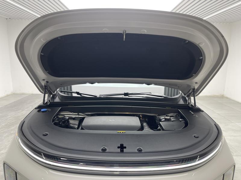Li Auto Ideal L6 2024