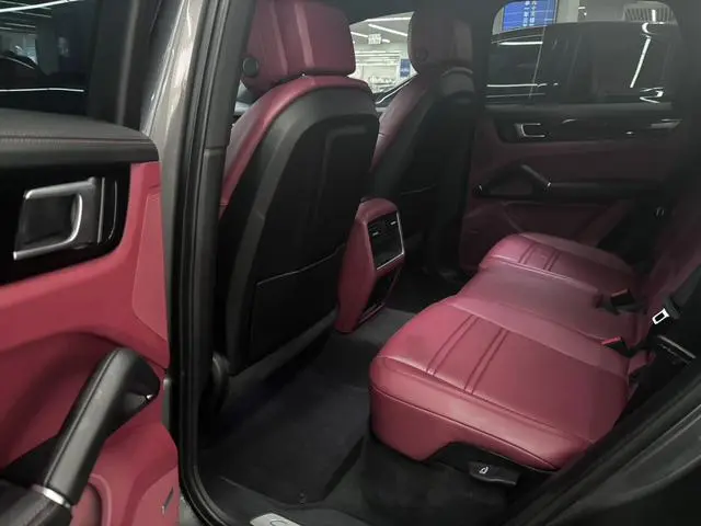 Porsche Cayenne E-Hybrid Cayenne E-Hybrid 2.0T Platinum Edition