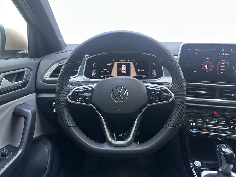 Volkswagen T-Roc 2023