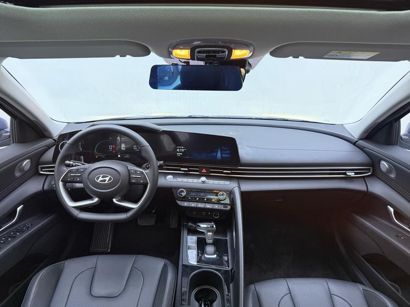 Hyundai Elantra 2023
