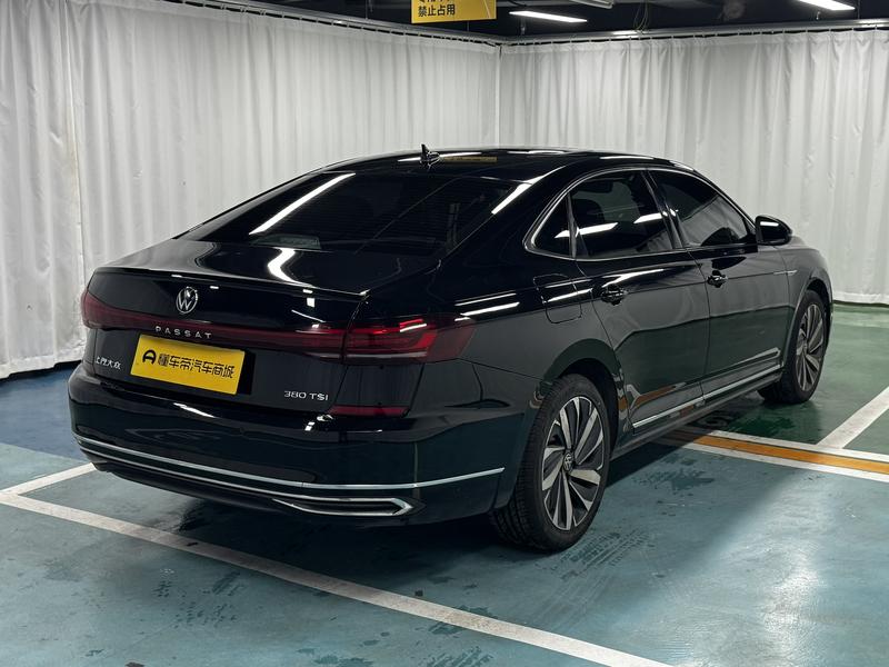 Volkswagen Passat 2024