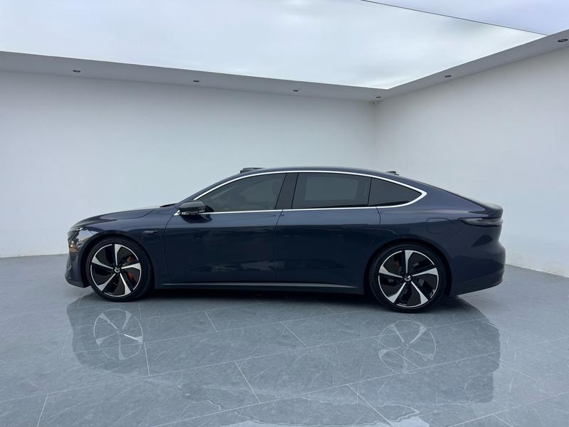 NIO NIO ET7 2021