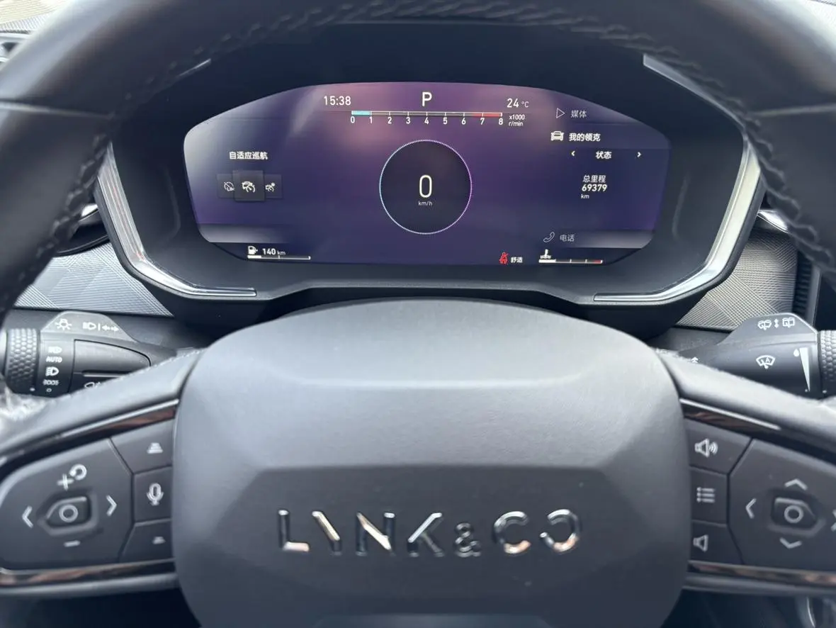 LYNK & CO Lynk 01 2.0TD two-wheel drive Pro
