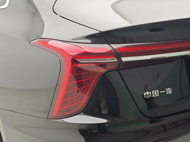 Hongqi Red Flag H5 2025