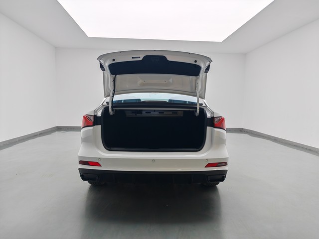 Roewe Roewe i5 2023