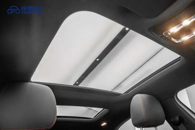 Mercedes-Benz Mercedes-Benz A-class A 200 L sports sedan fashion Version