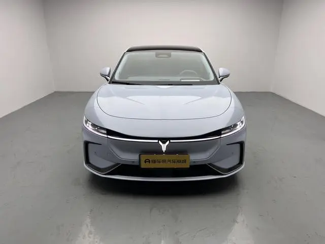 VOYAH Lantu Chasing Light EV 580km standard battery life version