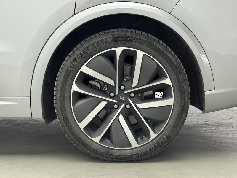 Li Auto Ideal L9 2022
