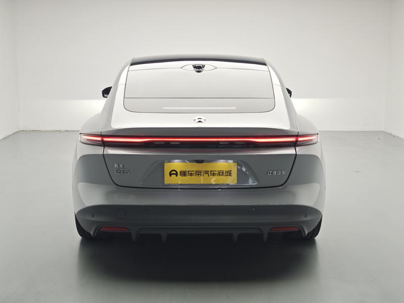 NIO NIO ET5 2022
