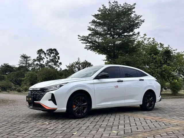 Dongfeng Fengshen Yi Hyun Mach Version 1.5L Automatic Glory Version