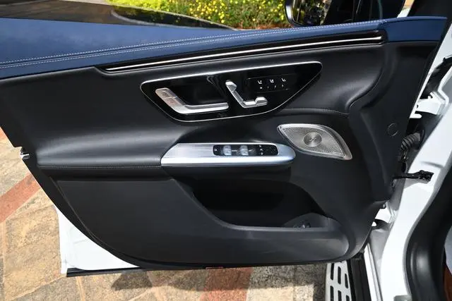 Mercedes-Benz Mercedes-Benz EQE SUV EQE SUV 500 4MATIC Ultimate Edition