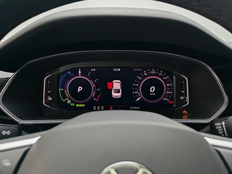 Volkswagen Passat PHEV 2022