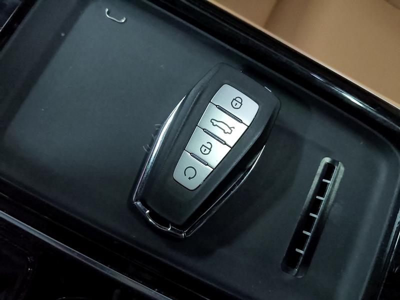 Geely Boyue L 2025