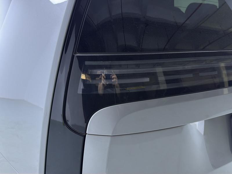 Li Auto Ideal MEGA 2024