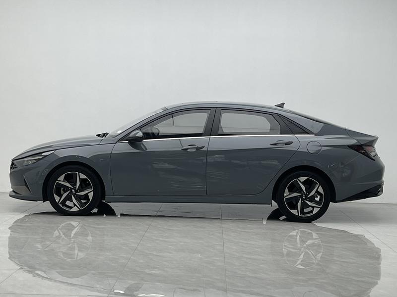 Hyundai Elantra 2022