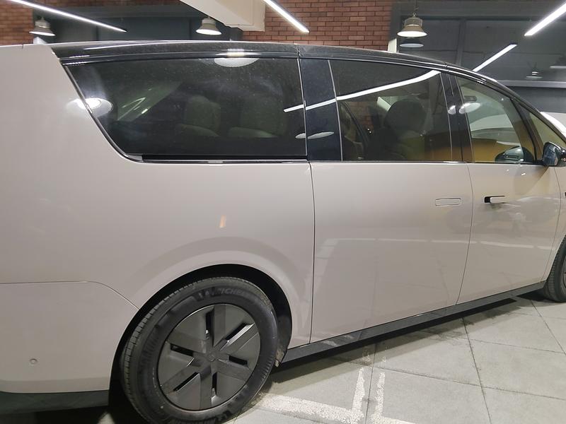 Li Auto Ideal MEGA 2024