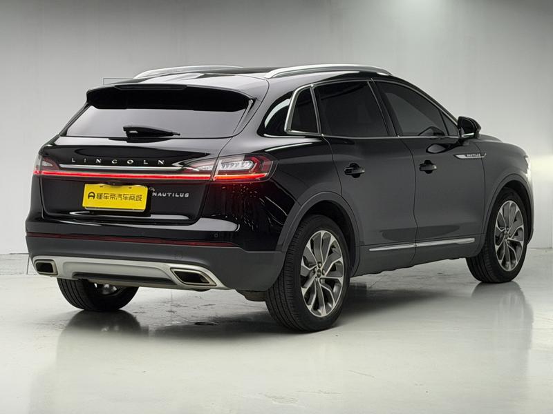 Lincoln Voyager 2021