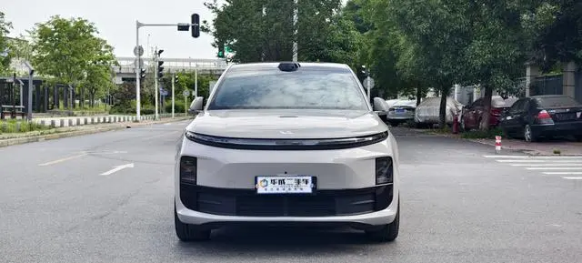 Li Auto Ideal L6 Max version