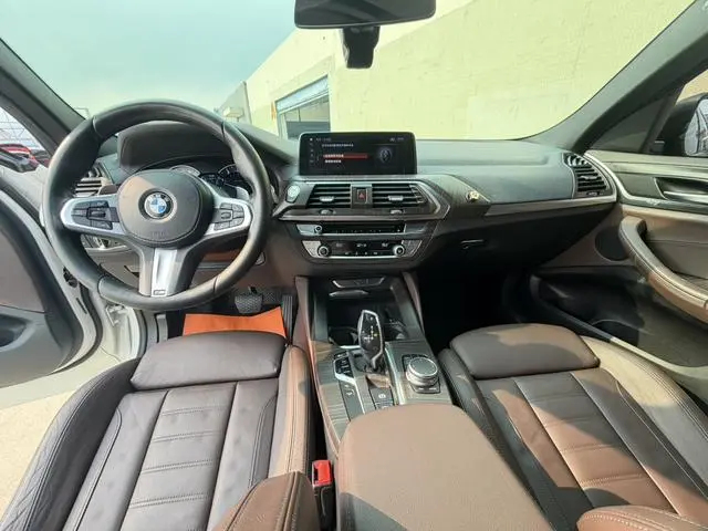 BMW BMW X4 xDrive25i M sports suit