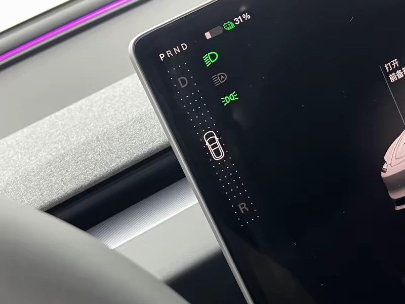 Tesla Model 3 2025