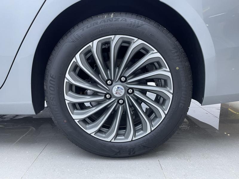 Buick LaCrosse 2026