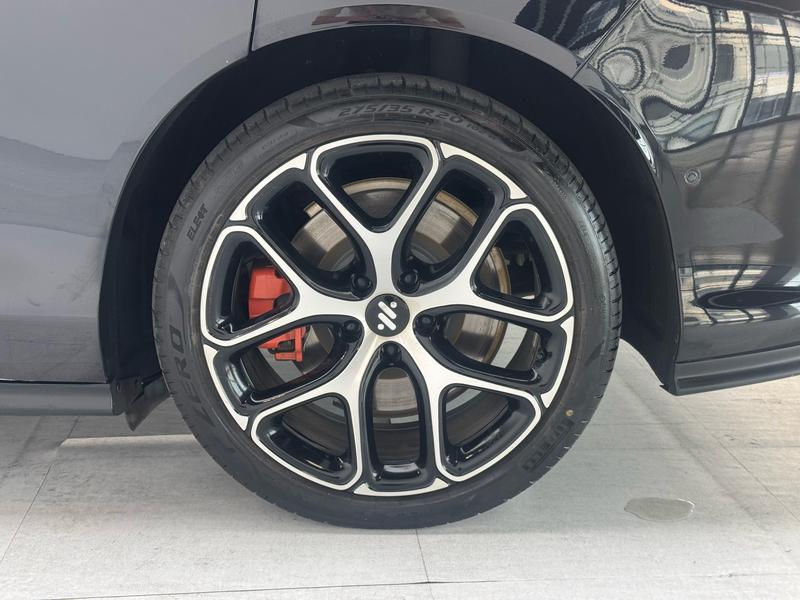 IM Motors Zhiji L6 2025
