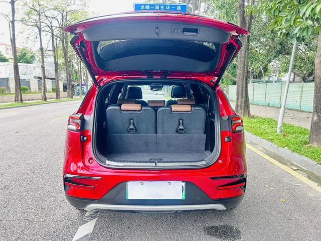 BYD Tang DM DM 2.0T four-wheel drive high-performance version of the Genesis flagship
