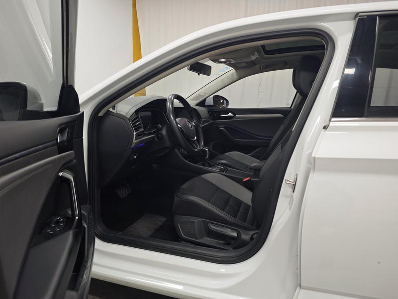 Volkswagen Sagitar 2021